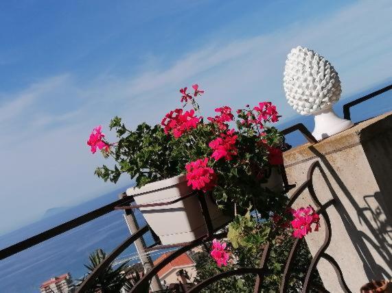 Nnakkara Guest House Santo Stefano di Camastra Luaran gambar