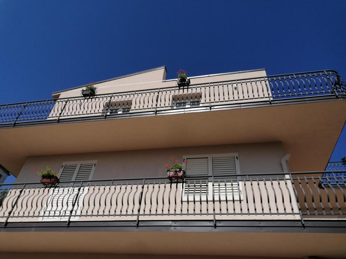 Nnakkara Guest House Santo Stefano di Camastra Luaran gambar